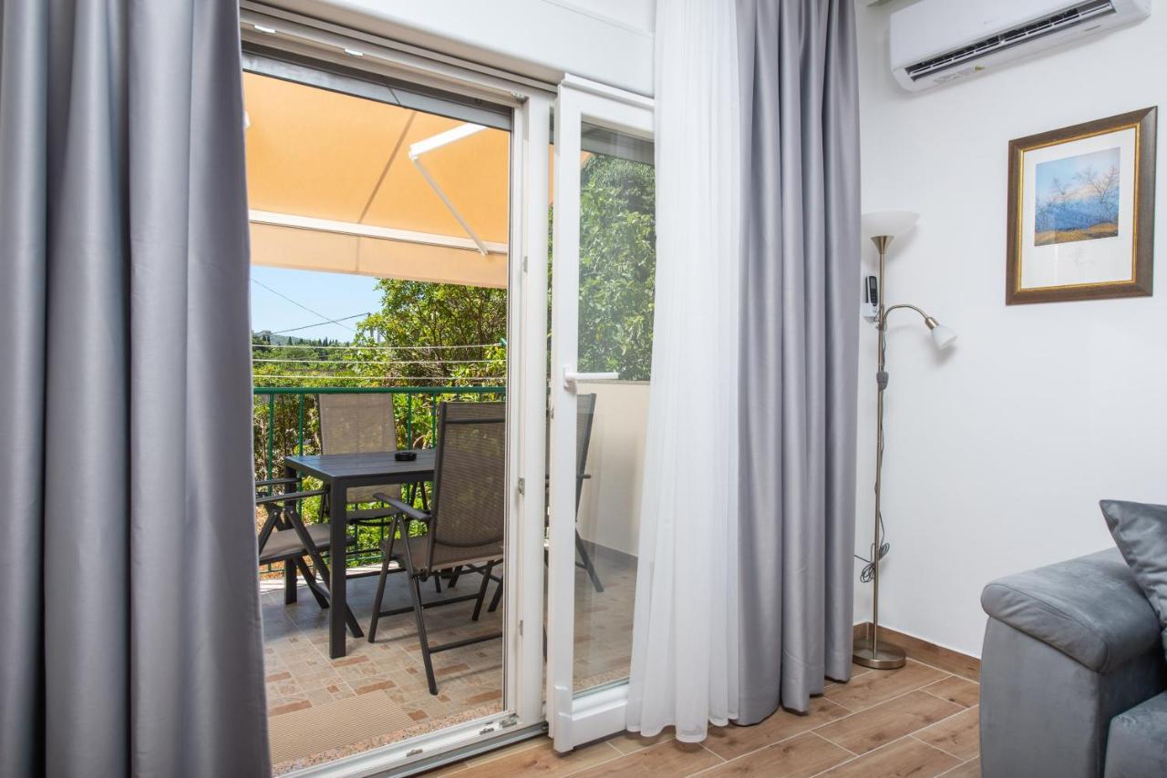 Apartment Kiki Kaštel Štafilić Eksteriør bilde